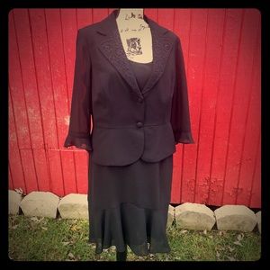 ⚜️ Black Shift Dress with Embellished Jacket